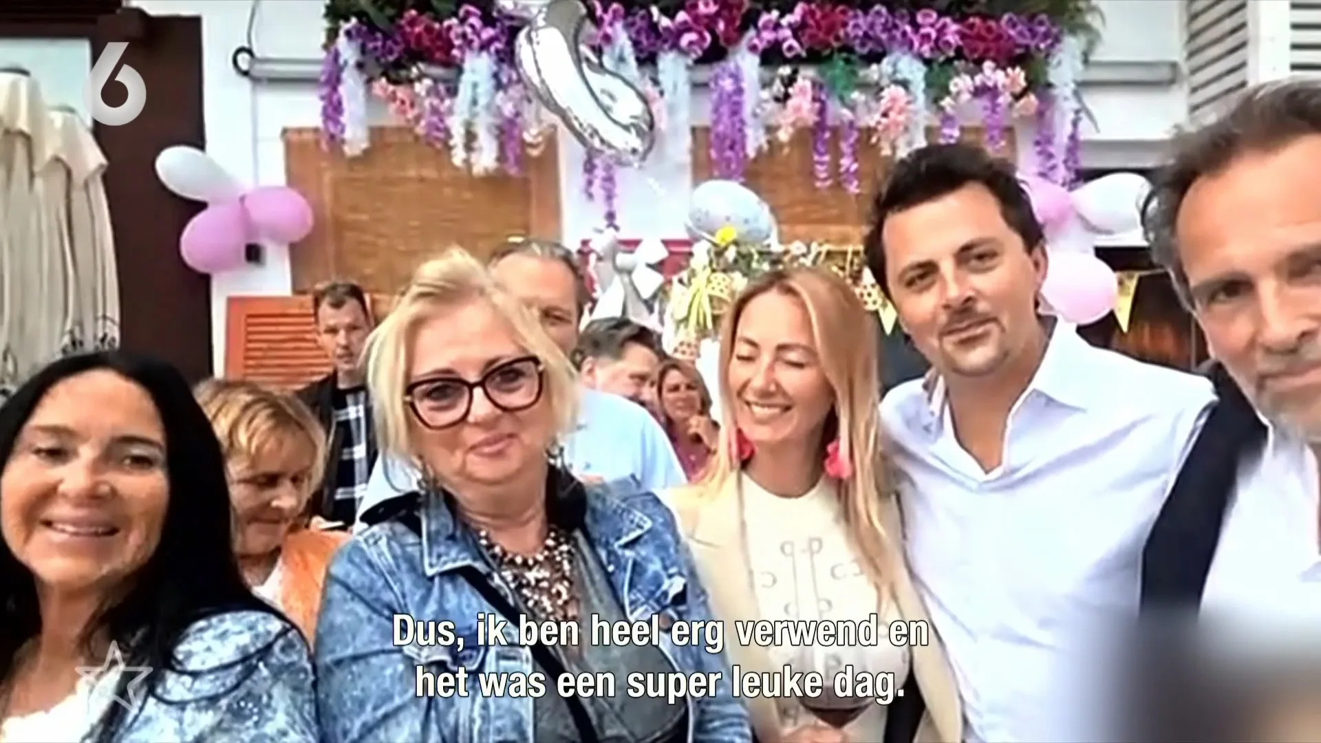 Monique Hansler blaast 65 kaarsjes uit