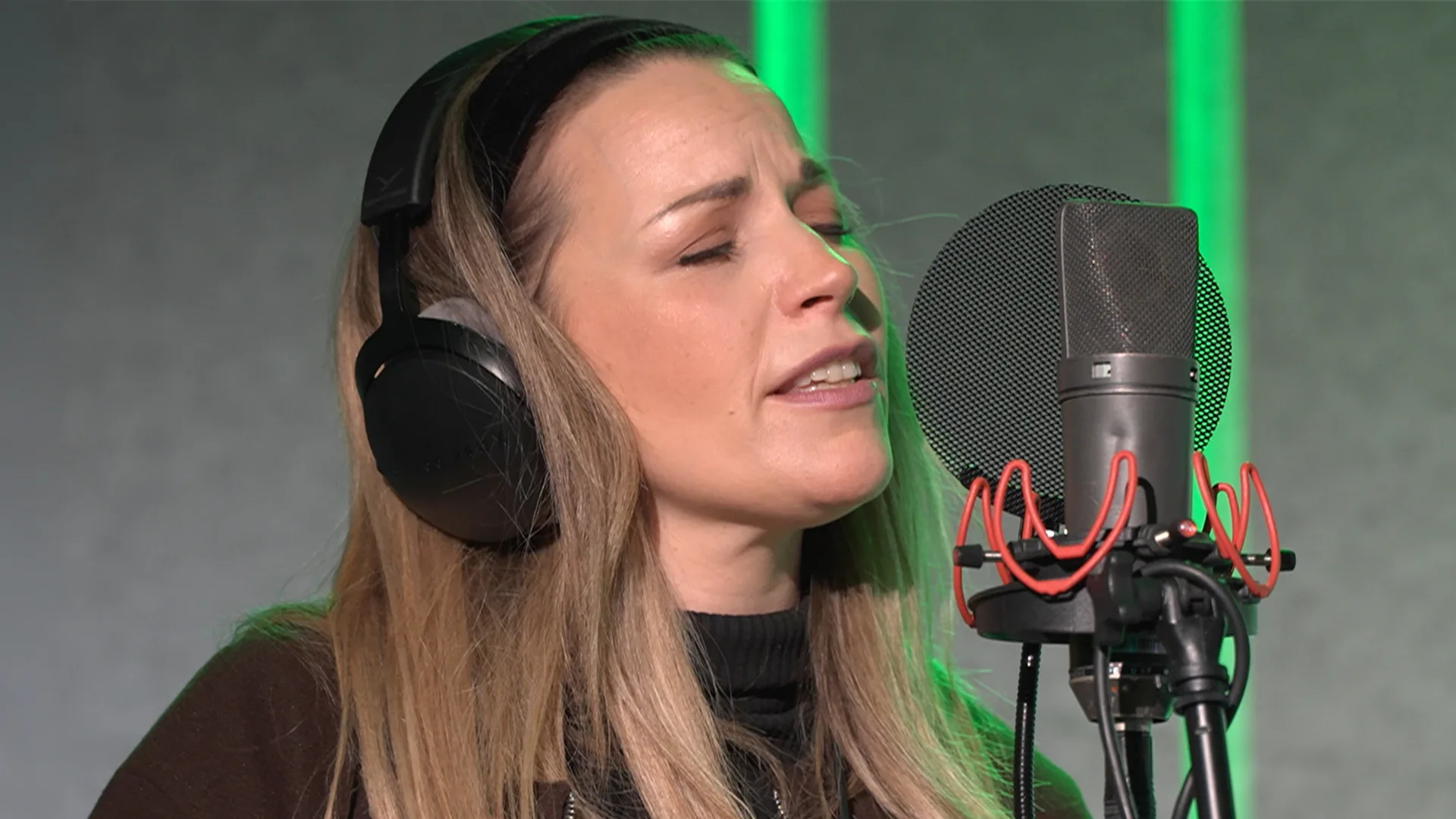 Tributeband Someone Like Her met een prachtige versie van Someone Like You!