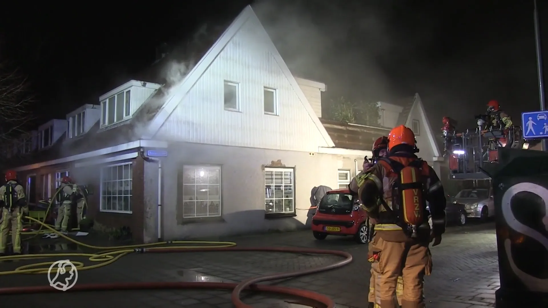 Vijftig vogels dood na brand in woning Koog aan de Zaan