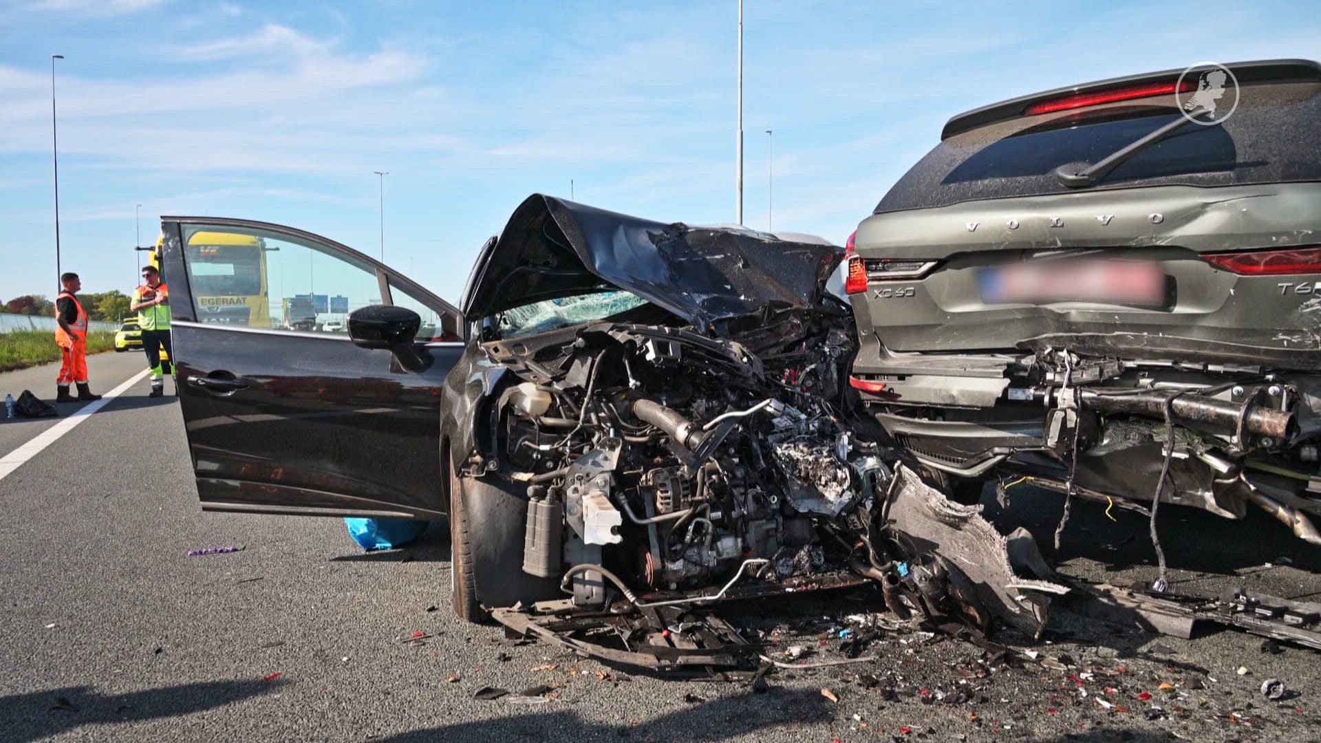 Traumahelikopter op A16 Breda na zwaar ongeluk met kinderen
