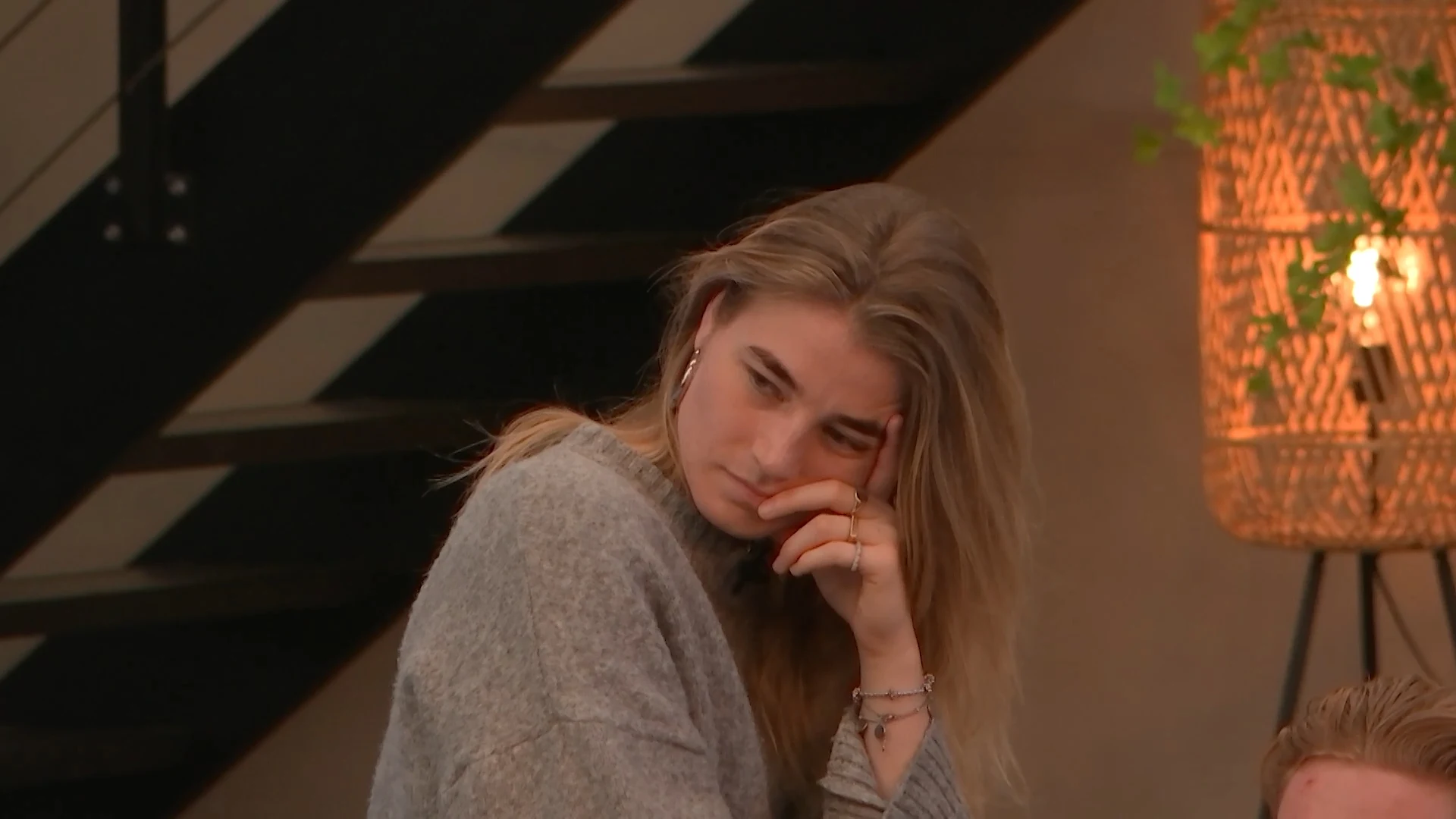 Anouk wordt niet gekozen door vriendinnen van Kristie