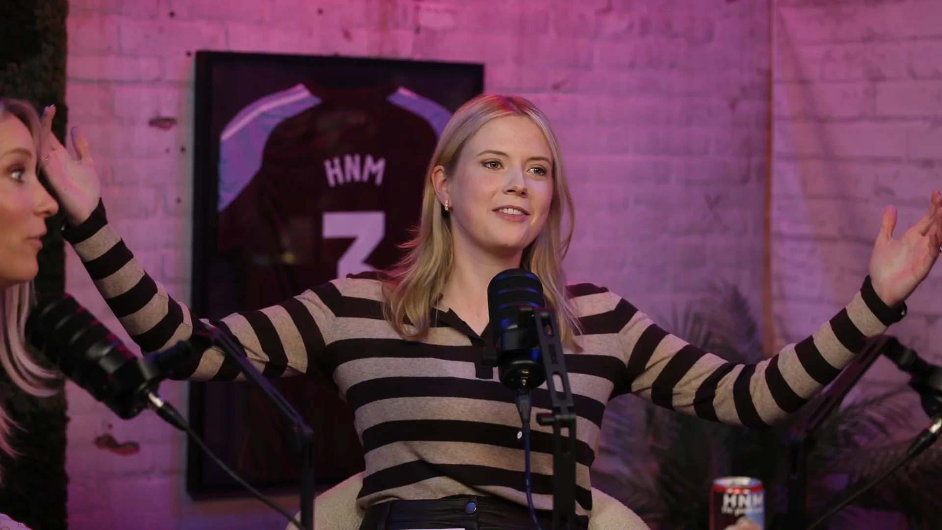 Noa Vahle verstoort rondo Paris Saint-Germain: 'Wat doe jij hier?'