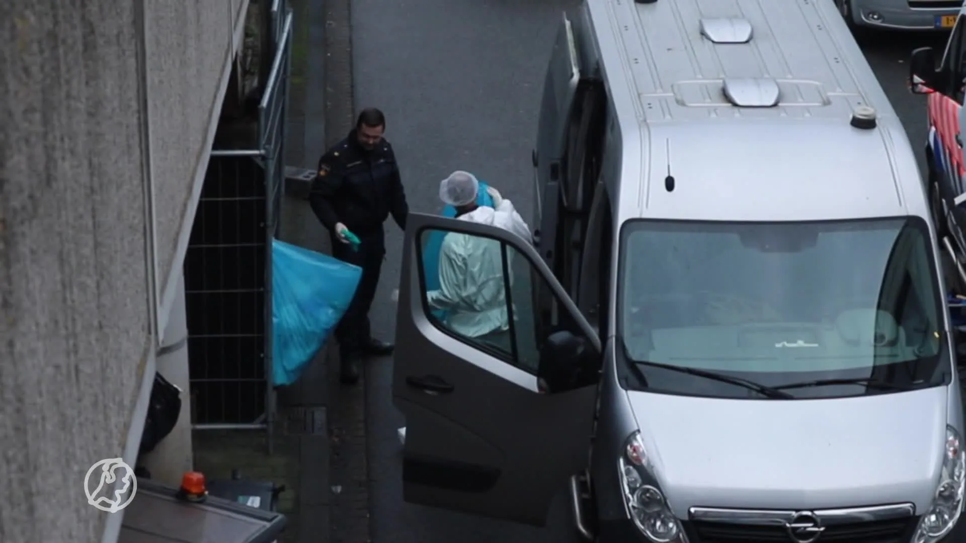 Dode die op straat lag gevonden 'onder verdachte omstandigheden'