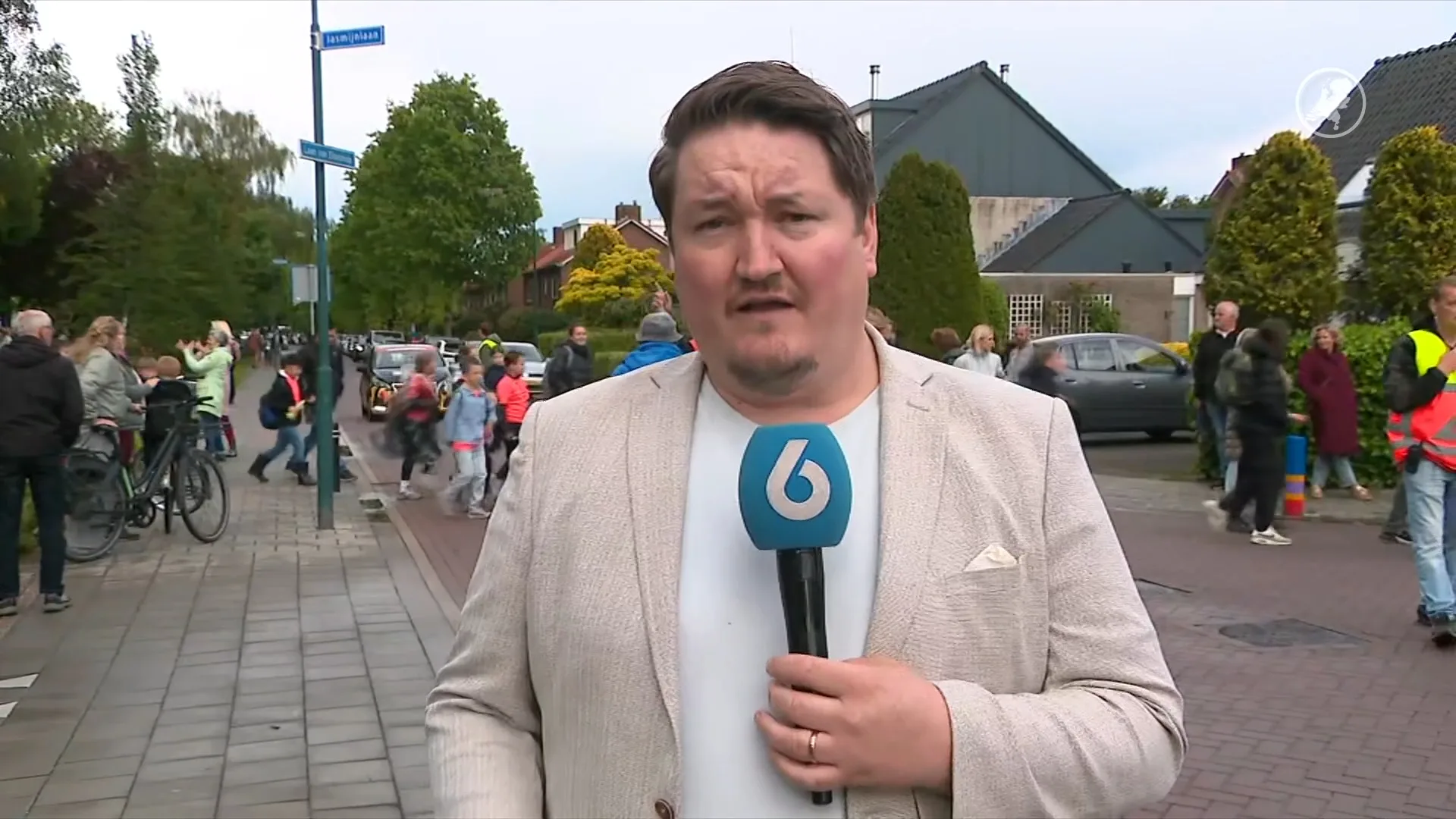 Loosdrechtse scholen lopen ondanks asielprotesten Avondvierdaagse