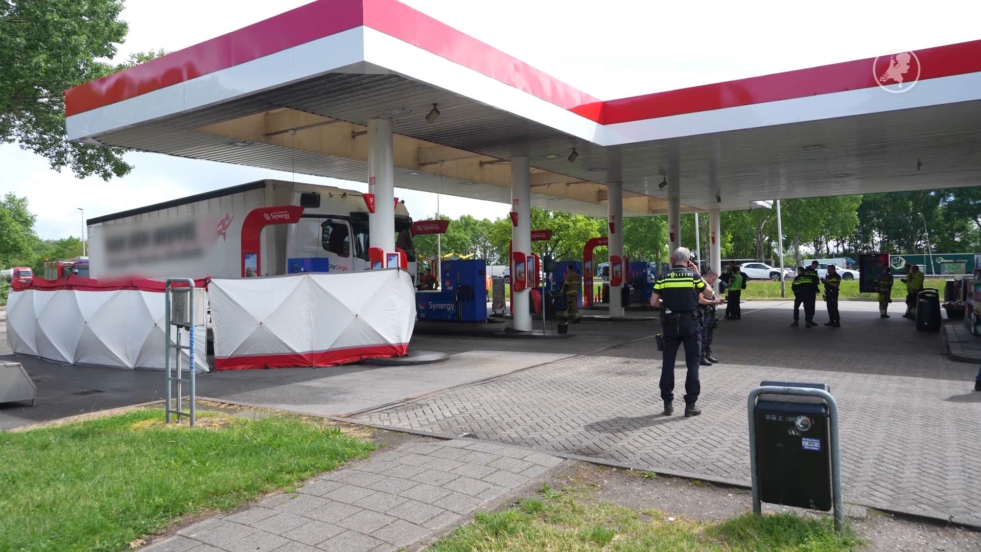 Aanrijding met vrachtwagen bij A50 tankstation