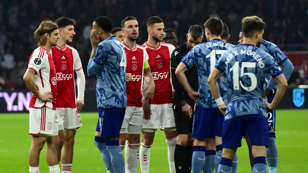 Hélène: ‘Ik denk dat ik in tijden niet zo’n goed Ajax heb gezien’