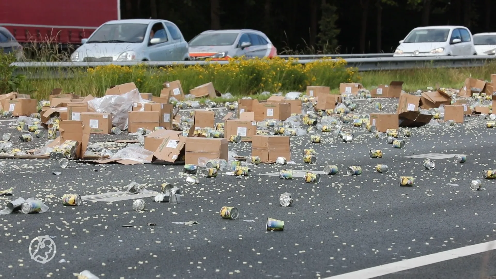 Snelweg Hawaii: vrachtwagen verliest lading ananas op de A58