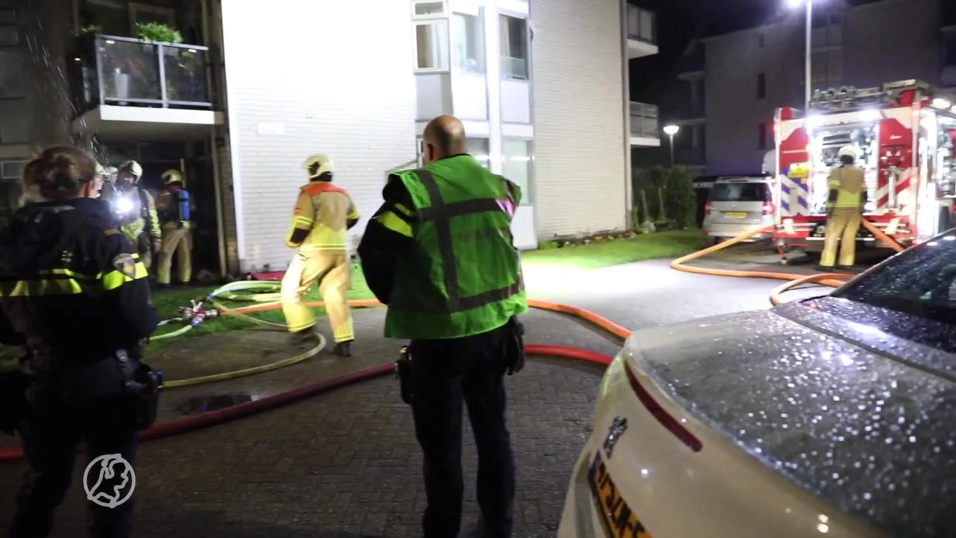 Gewonde door brand in woning Baarn, omliggende huizen ontruimd