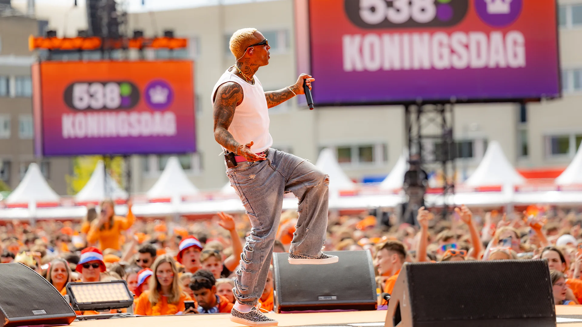 Bizzey laat 40.000 mensen uit hun dak gaan tijdens 538 Koningsdag 2026