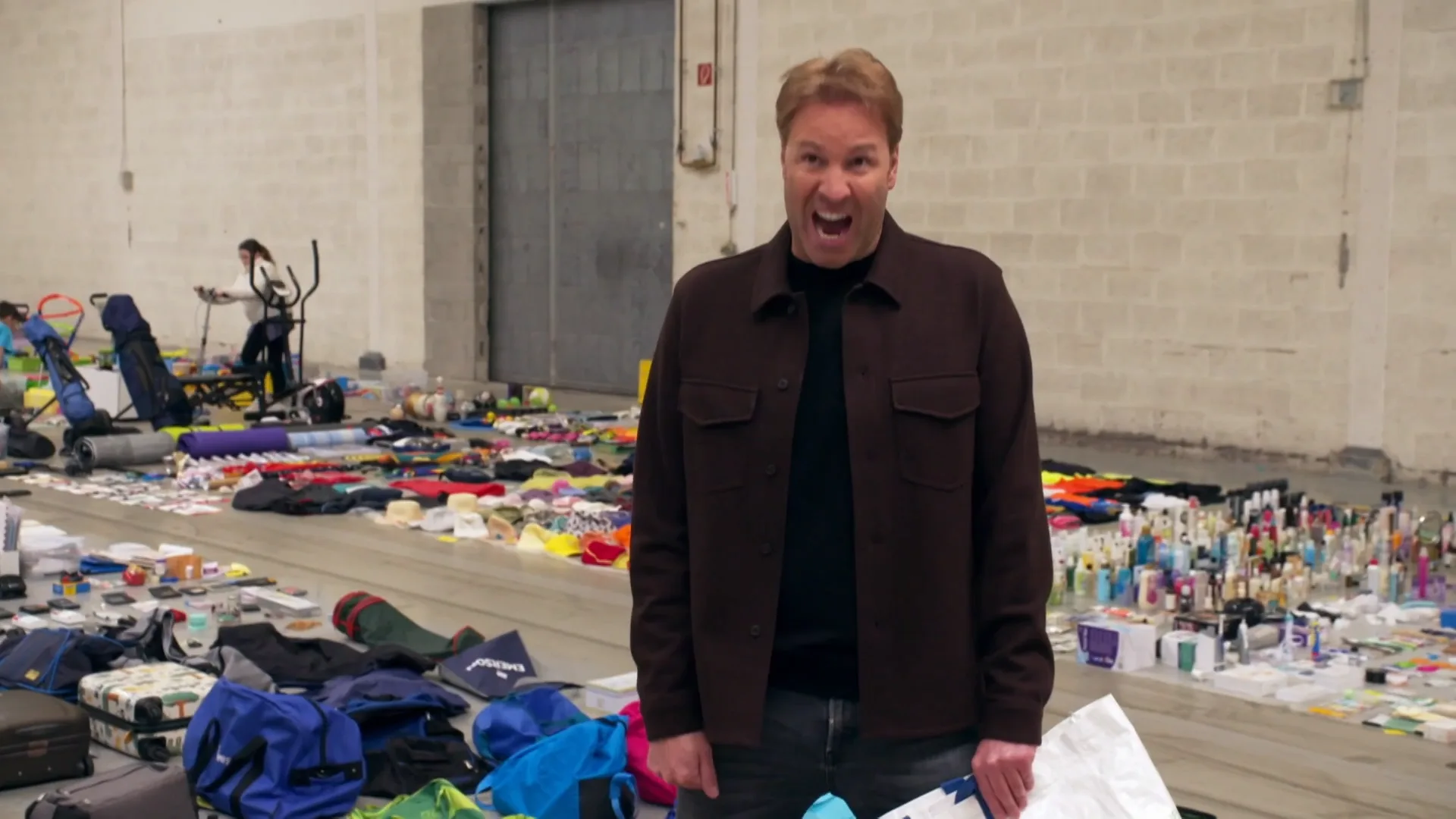 Viktor verbijsterd: stel bezit 157 boodschappentassen