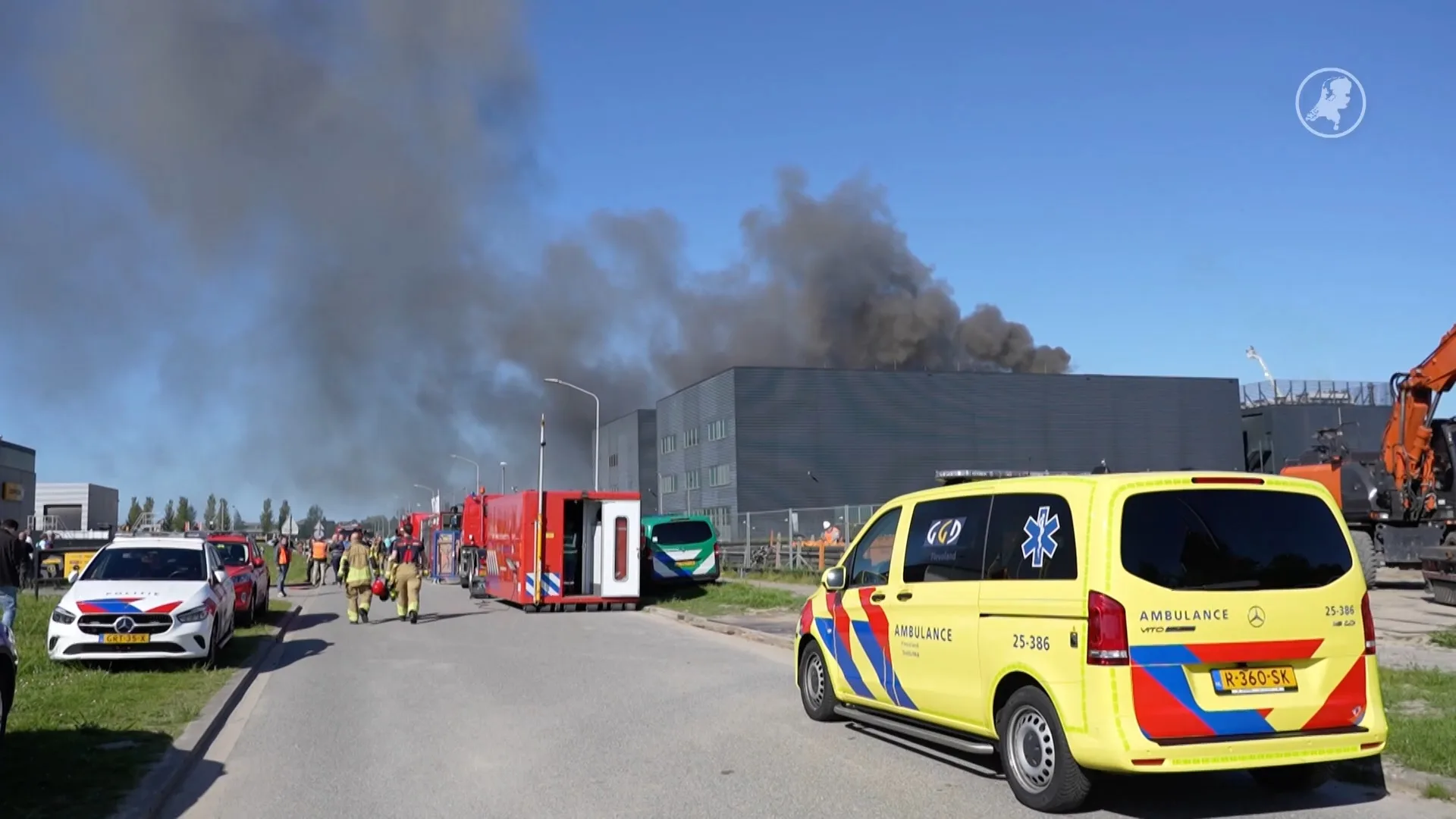 Zeer grote brand bij datacenter in Almere