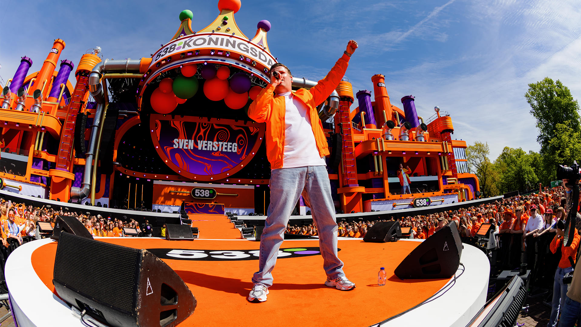 Sven Versteeg en Lange Frans op 538 Koningsdag 2026