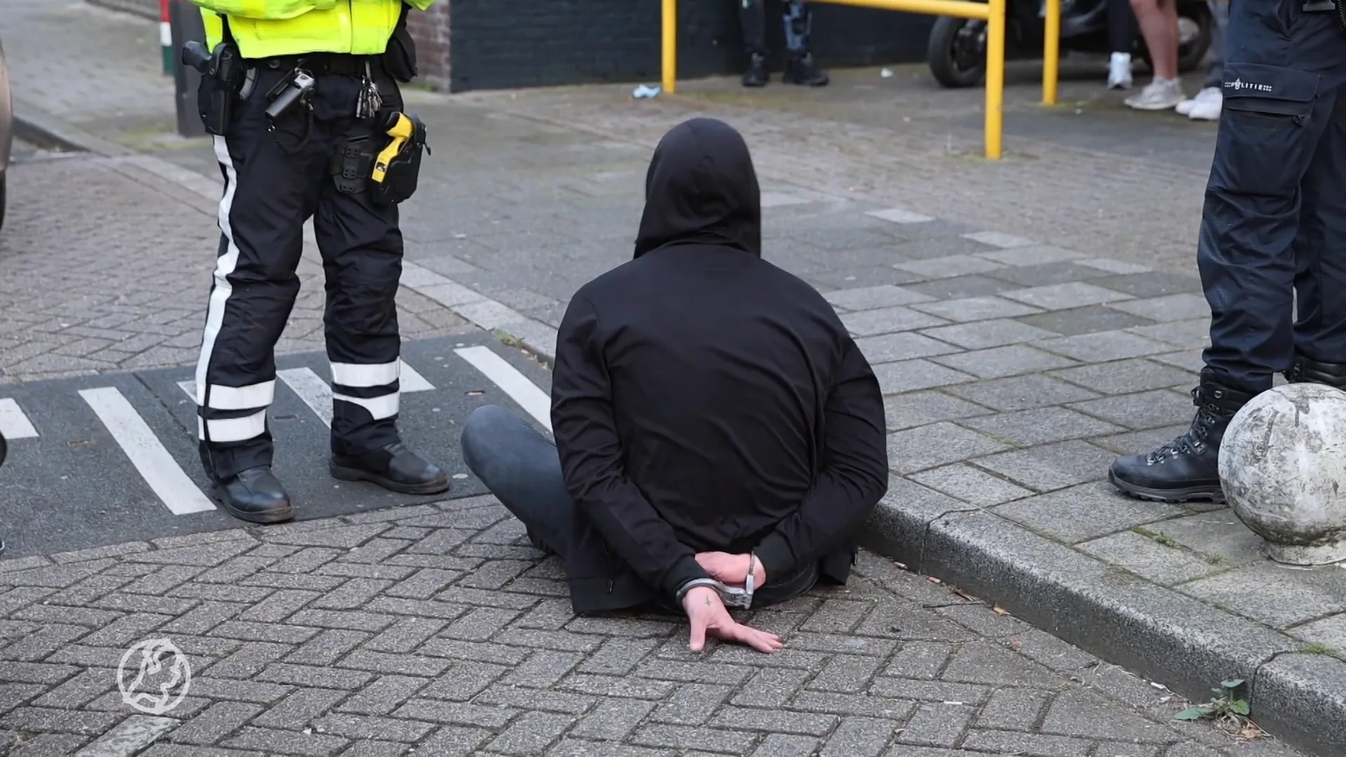 Politie rukt uit voor auto-inbraak, blijkt man die eigen auto niet meer in kon