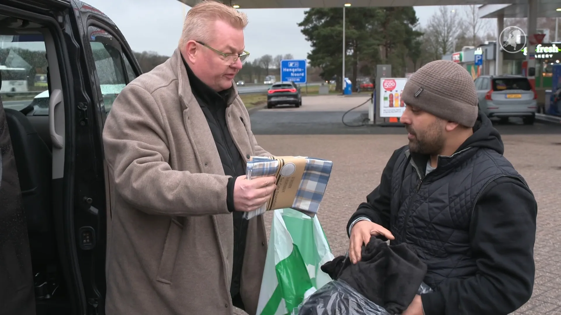 Vrachtwagenchauffeur Muhammad staakt langs A1 om achterstallig loon