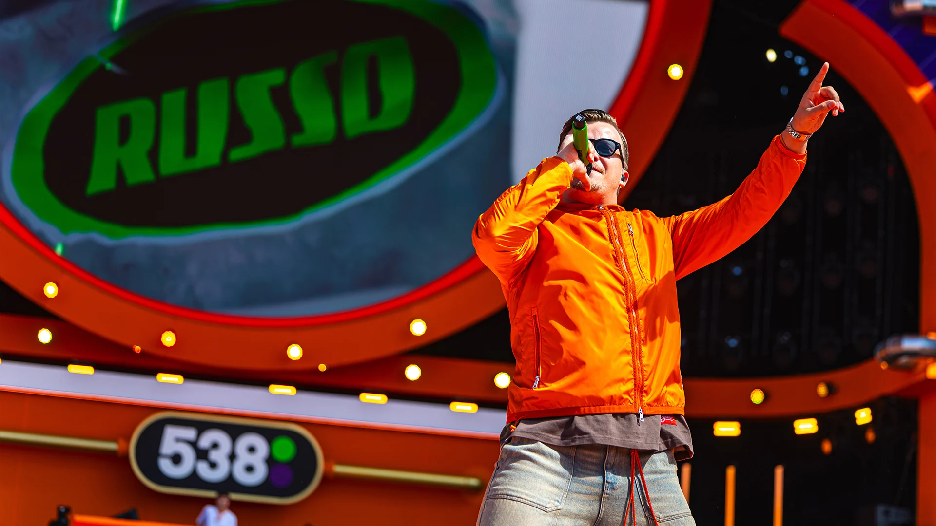 Russo laat 40.000 mensen springen! | 538 Koningsdag 2026