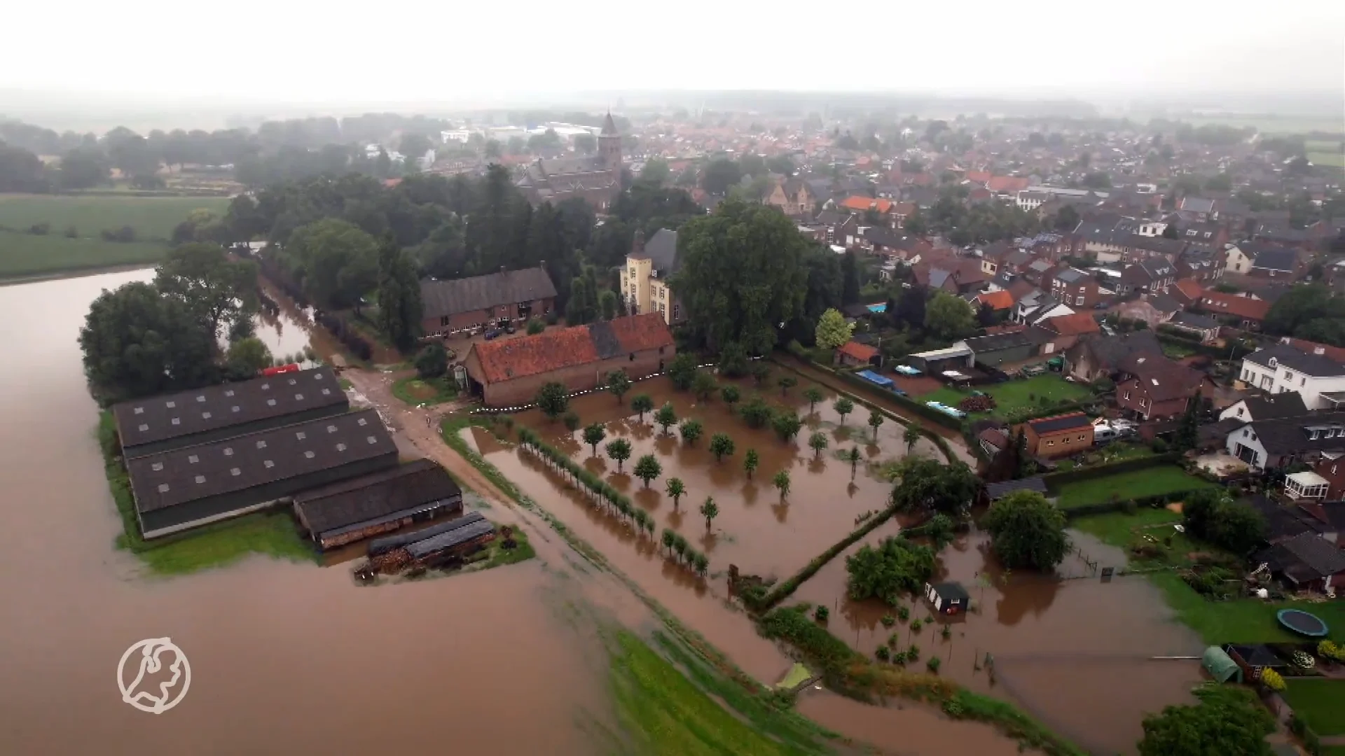 Kasteeleigenaren vrezen voor overlast door hoog waterpeil: 'Hopelijk niet naar het niveau van juli 2021'