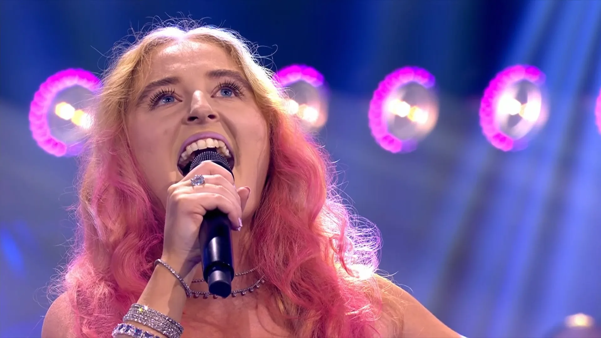 Duel Sezina vs Daya in The Winner Takes It All