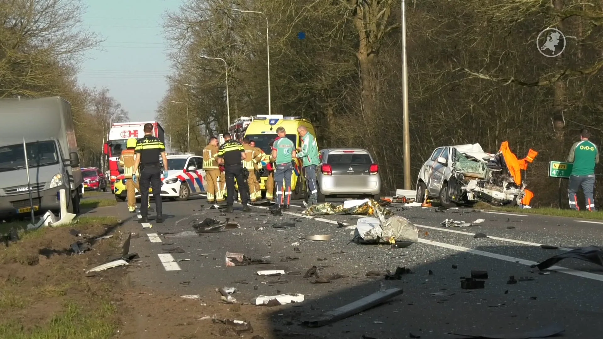 Automobilist overleden na botsing met vrachtauto op N273