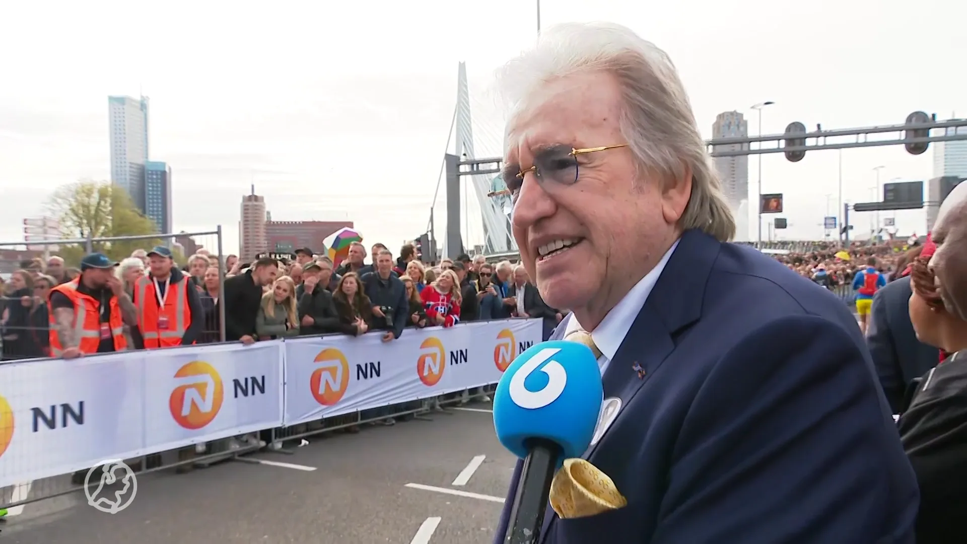 Lee Towers emotioneel na laatste keer 'You'll Never Walk Alone' bij marathon Rotterdam