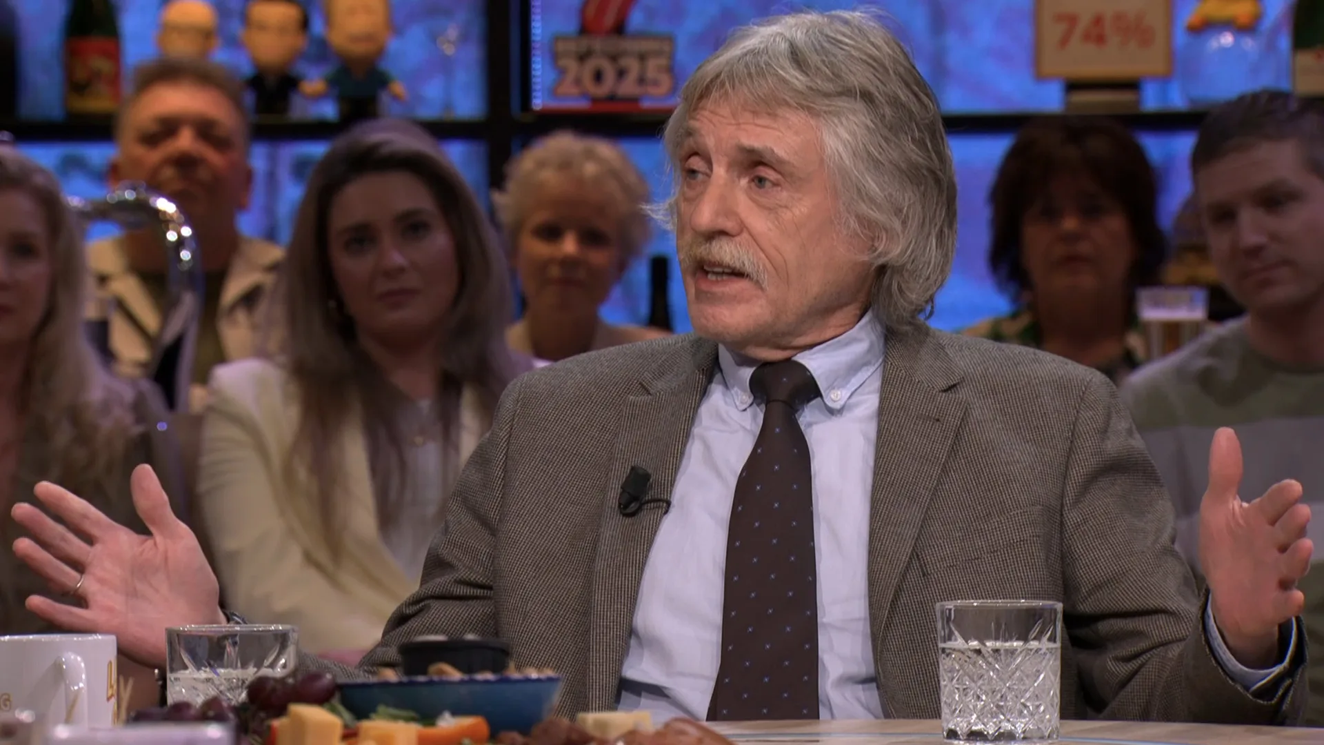 Johan Derksen begrijpt niets van voorrang statushouders: ‘Nederlanders wachten tien jaar op een woning!’