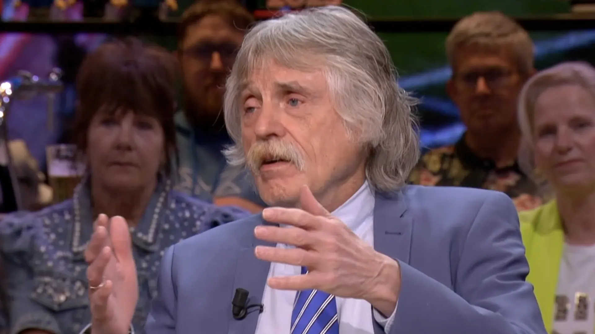 Johan Derksen hekelt Eredivisie-trainer: 'Echt gelul, hoe onprofessioneel kun je zijn?!'