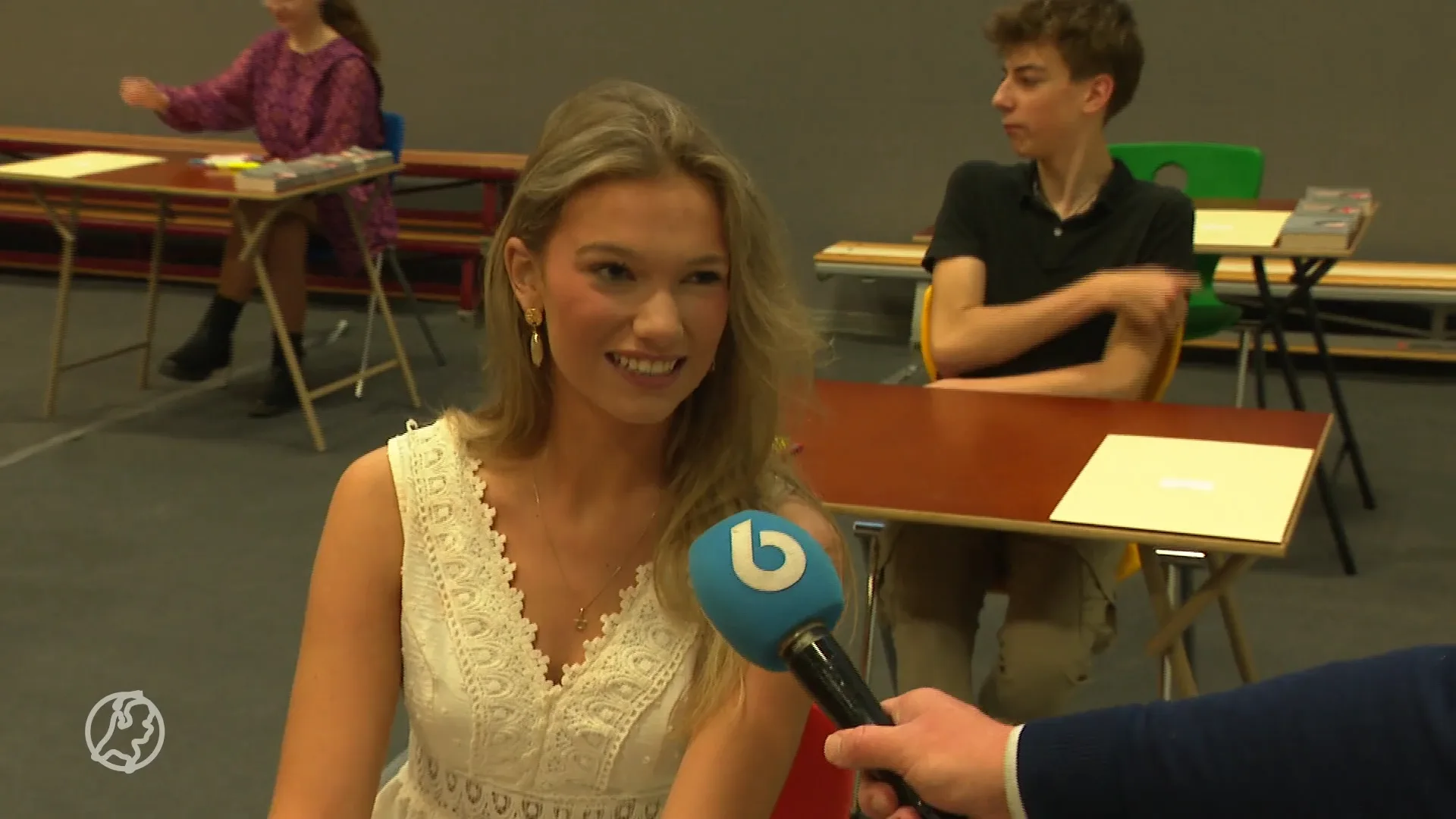 Spannende dag voor eindexamenleerlingen: is Eva geslaagd?