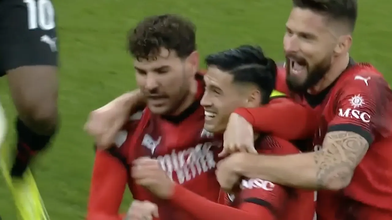 VIDEOGOAL: AC Milan - Slavia Praag 1-2 (Reijnders)