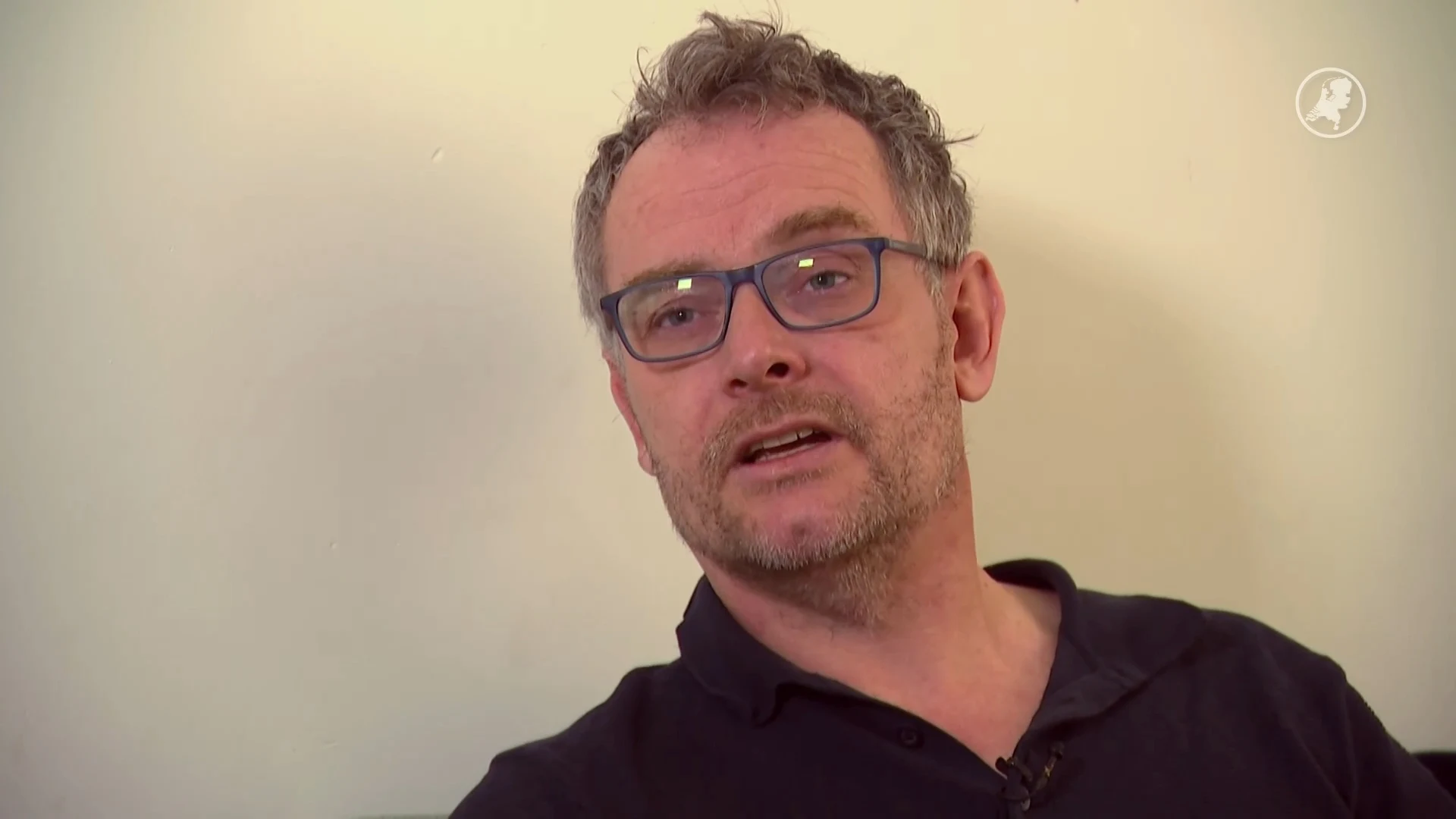 Cabaretier over kritiek op femicide-humor: 'Ga juist nog meer foute grappen maken'