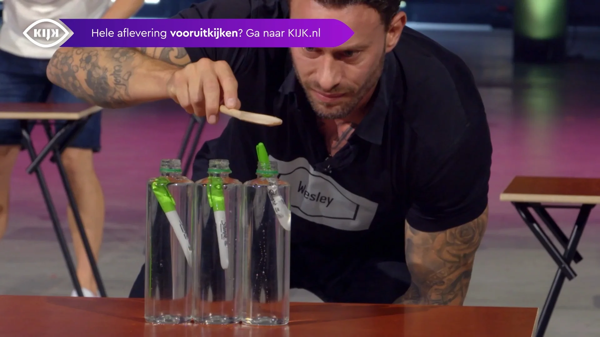 Wie houdt de stift onder water?