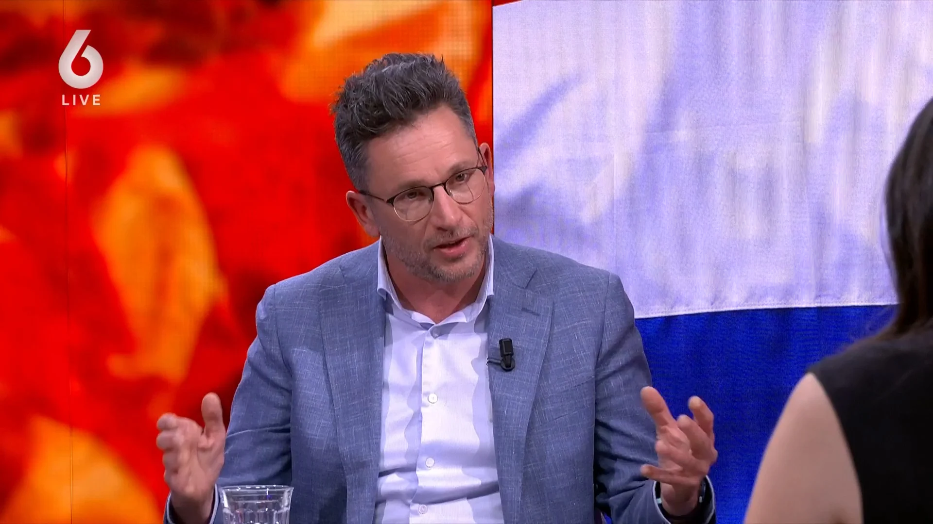 Wie zit er achter Defend Netherlands en waarom duiken de organisatie bij asieldemonstraties op?v