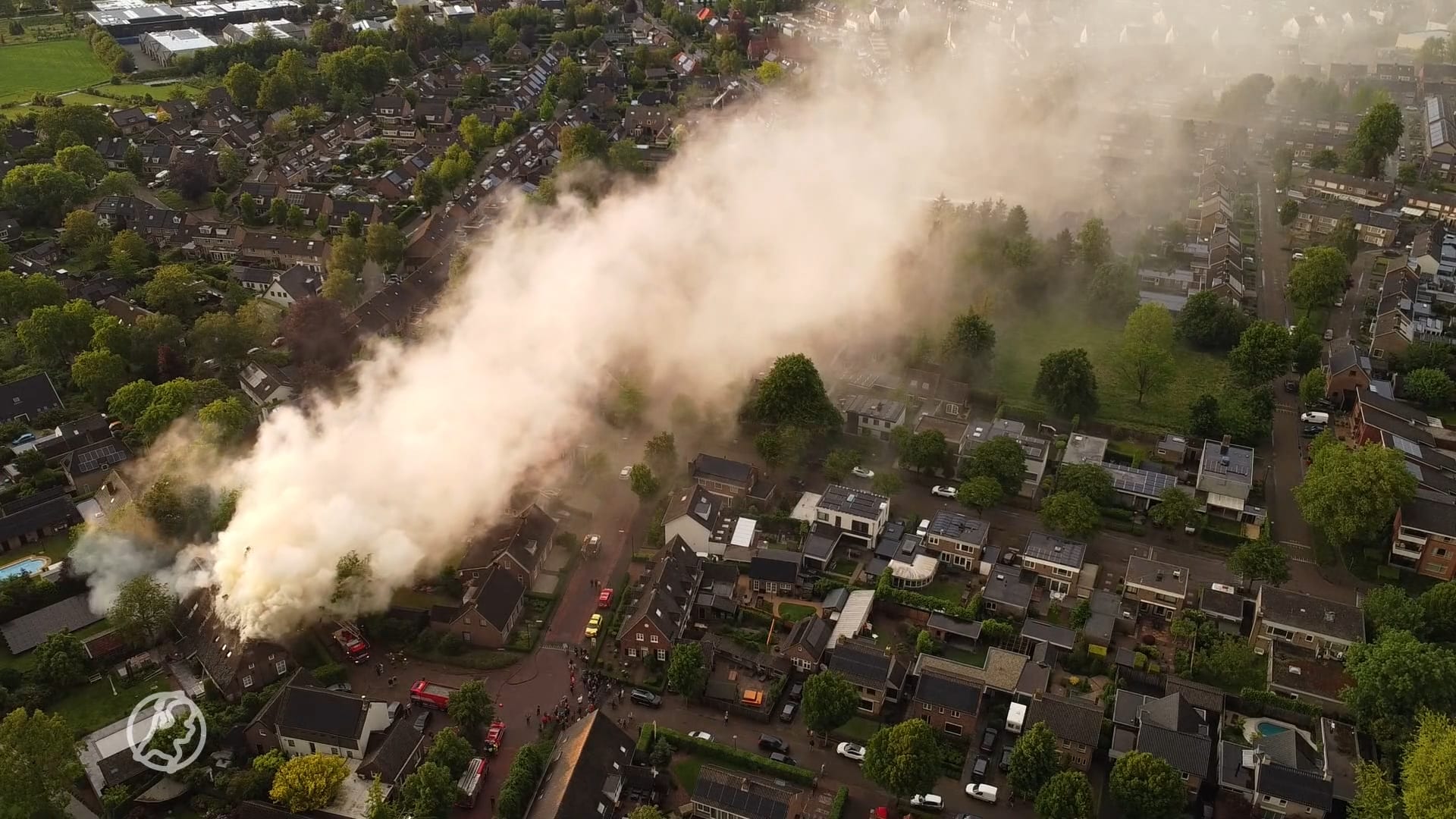 Brand door blikseminslag verwoest woonboerderij Den Dungen