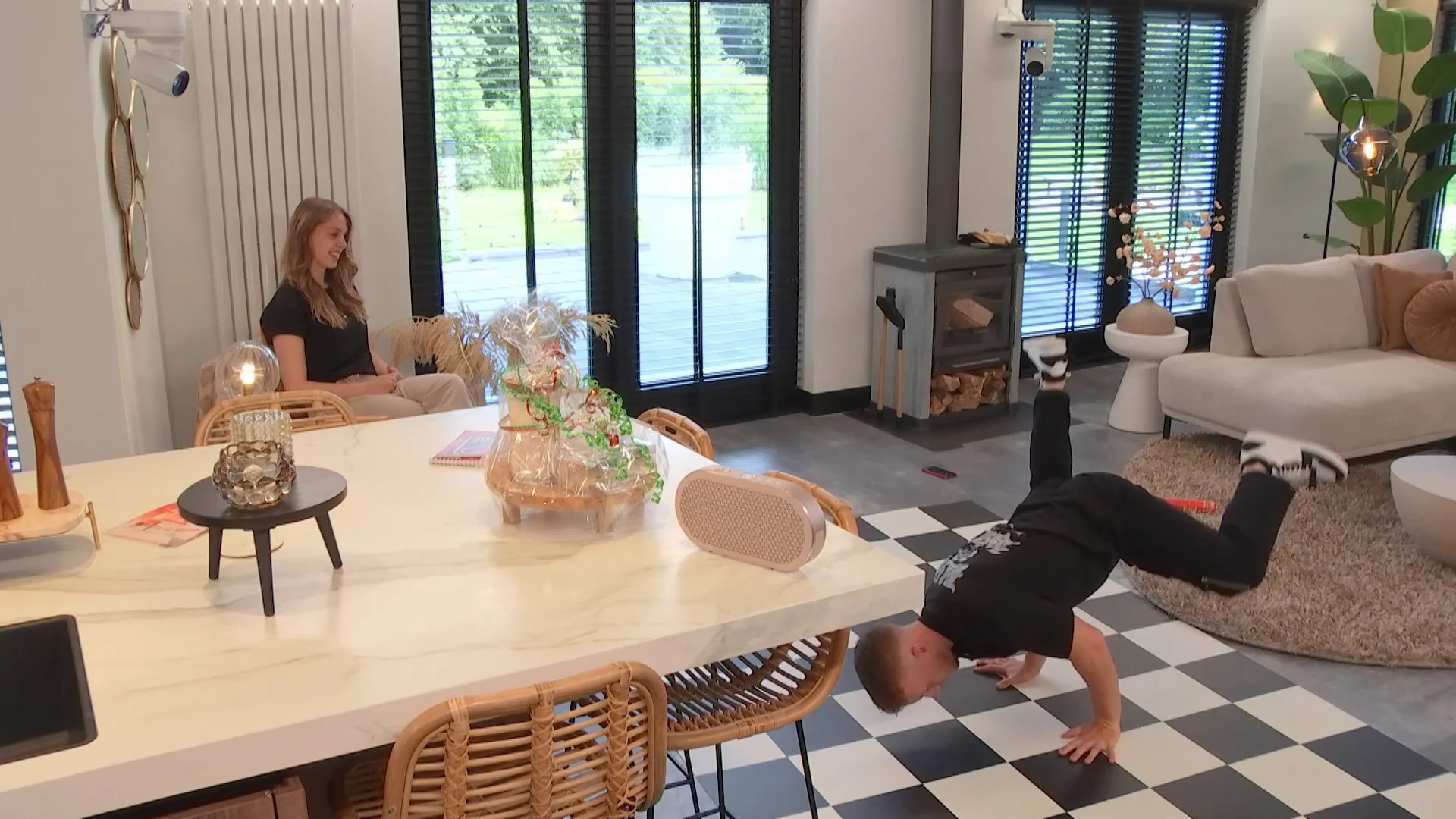 Victor laat zijn dansmoves zien