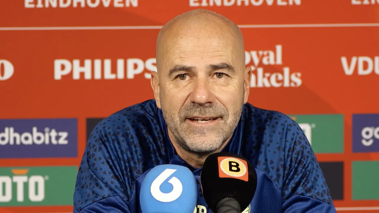 Bosz heeft geen moeite met duel op vrijdagavond: 'Ik vond het altijd wel fijn'