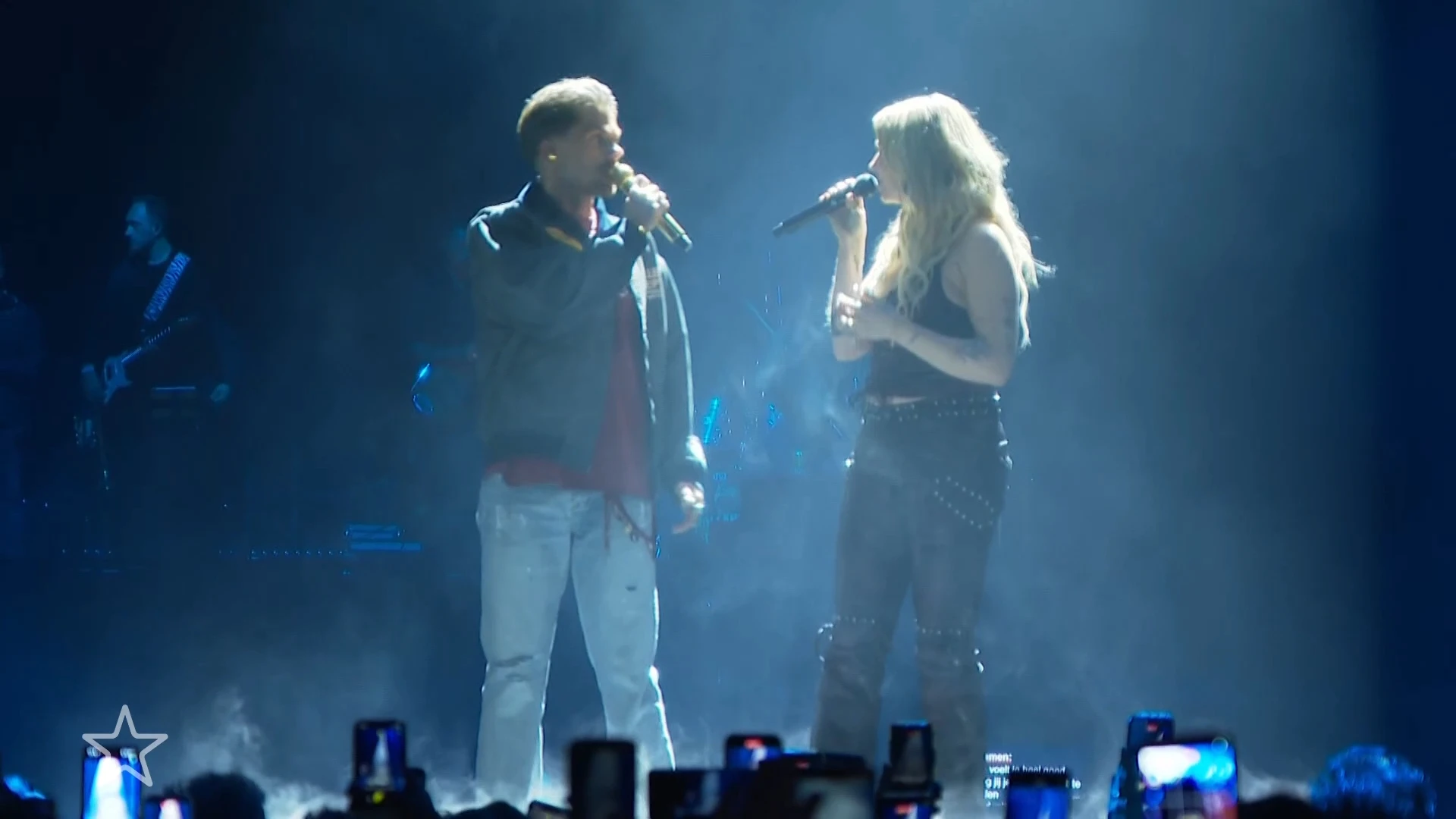 Roxeanne Hazes gaat voor intieme bruiloft, broer André is getuige