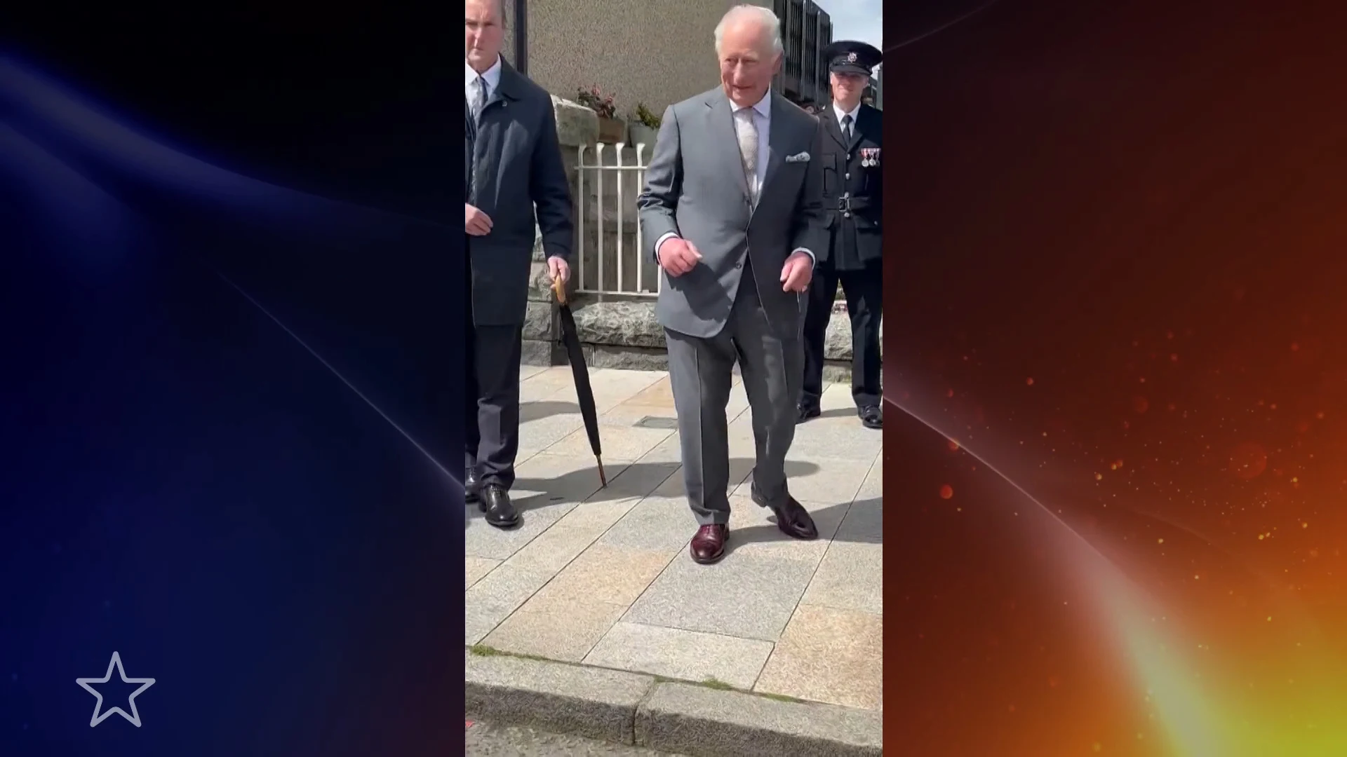 Britse koning Charles heeft niets door van vogelpoep op zijn jasje