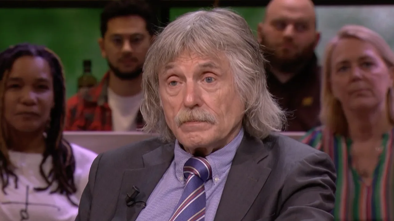 Johan prijst voetbalanalist: 'Steekt er met kop en schouders bovenuit!'