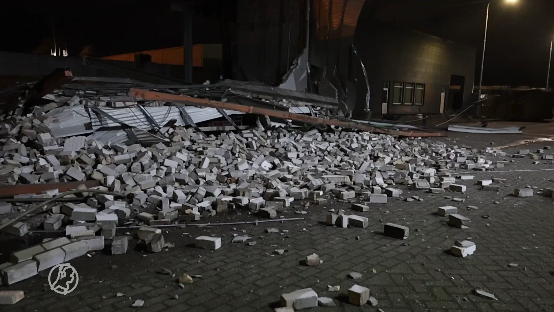 Storm Louis helpt handje bij sloop gebouw in Eindhoven