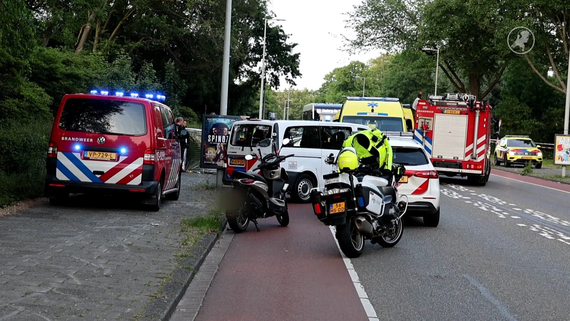 13-jarige jongen zwaargewond na aanrijding door scooter in Amsterdam
