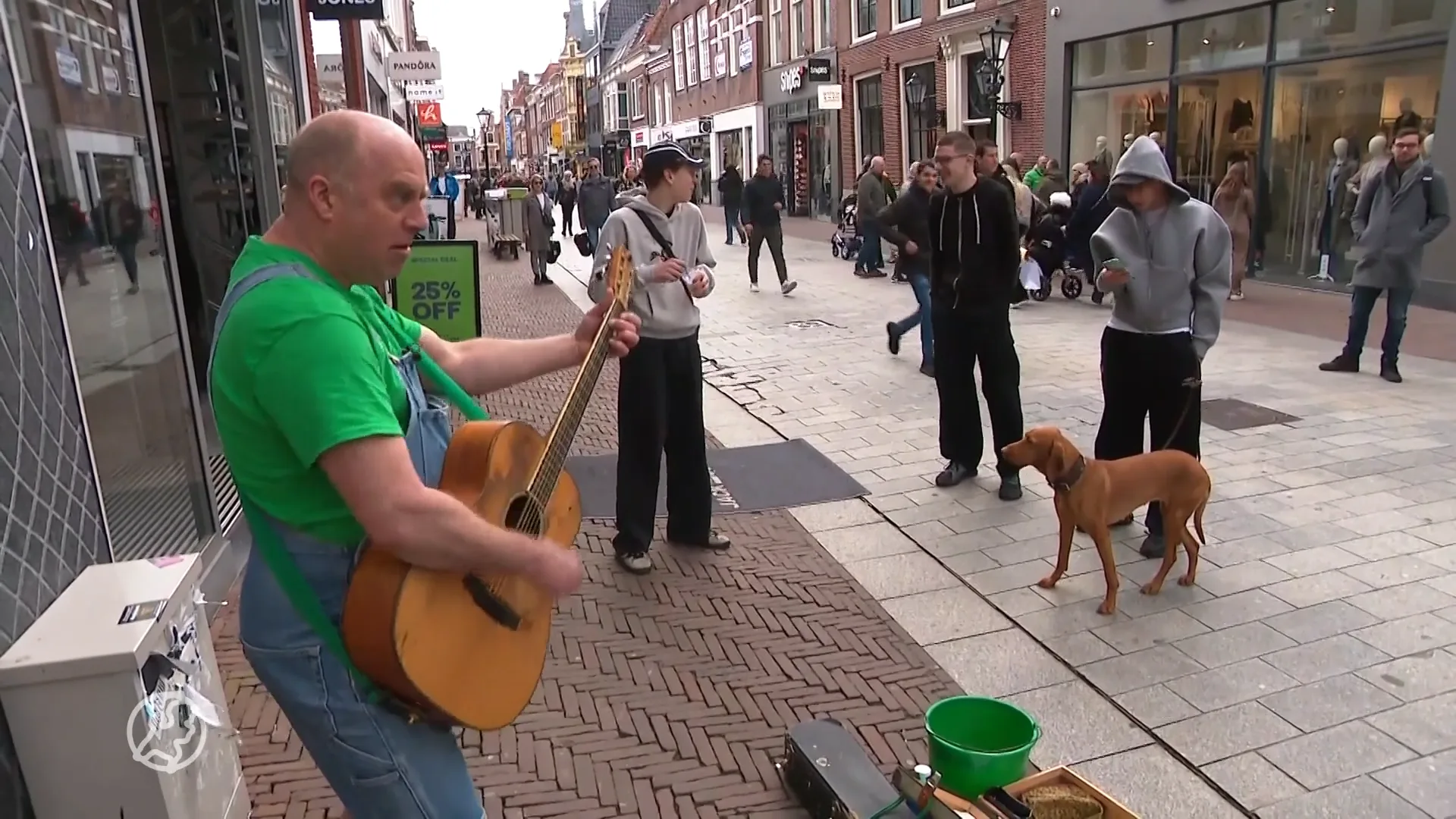 Straatartiesten luiden alarmbel: steeds minder cash