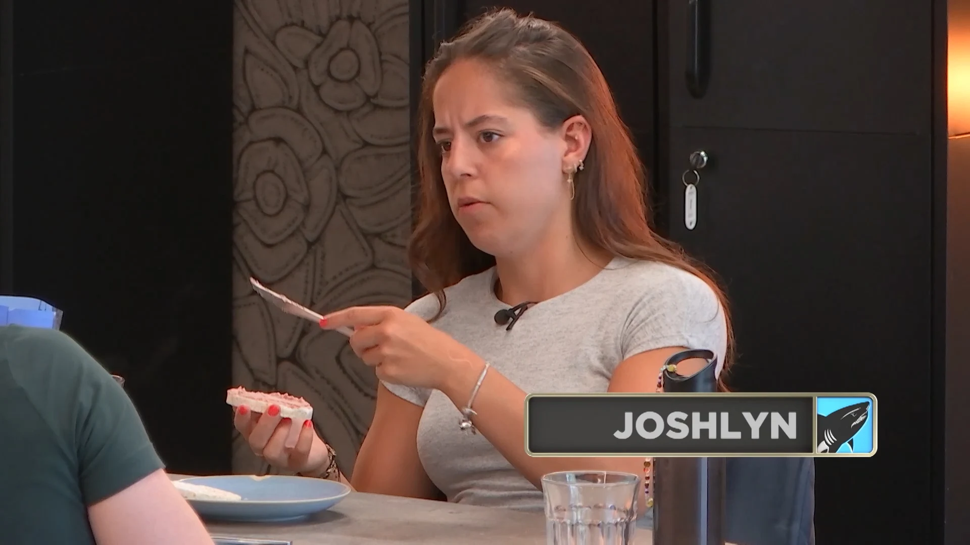 Casper vond dat Joshlyn te veel bezig was met haar zus