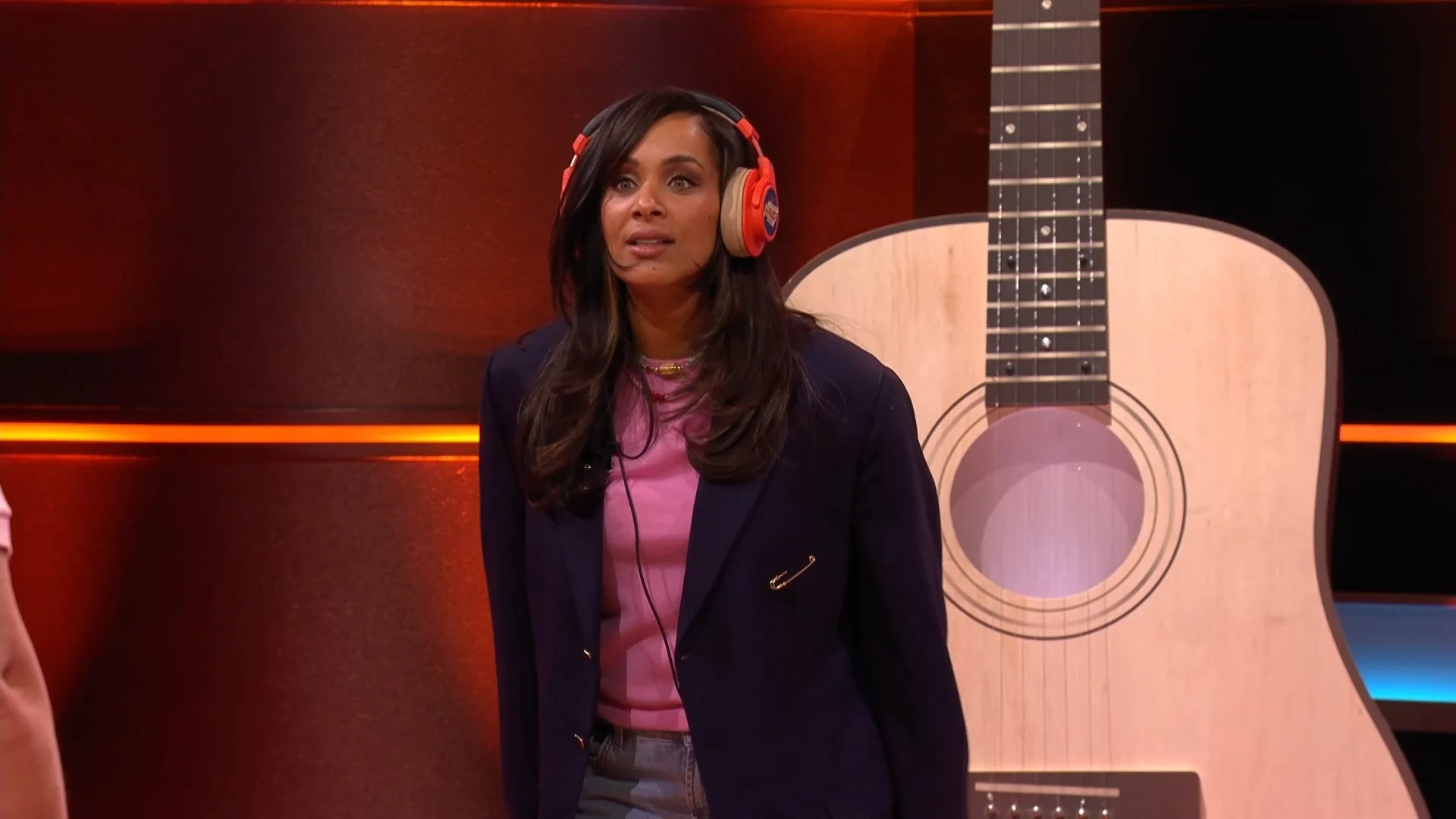 Dyantha Brooks weet alle nummers te raden tijdens opdracht liplezen!