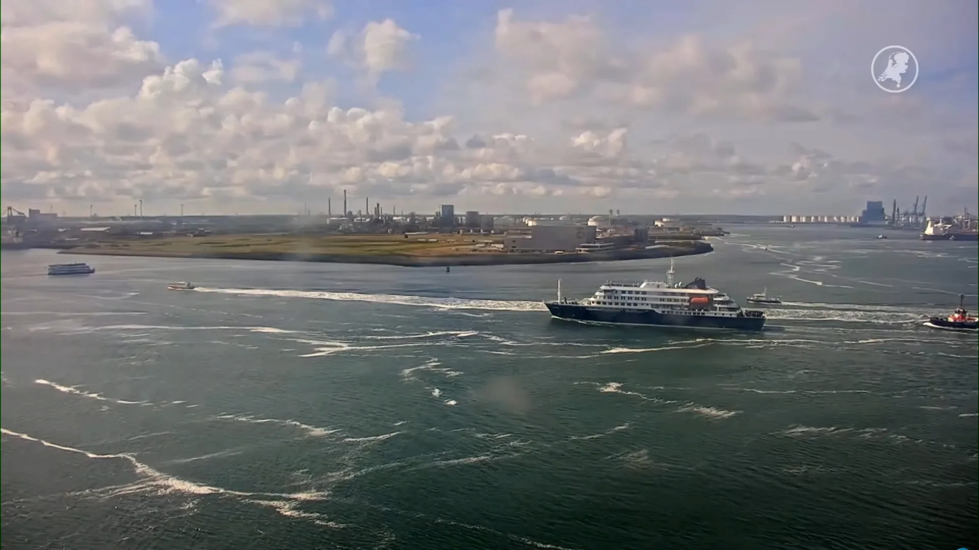 Cruiseschip Hondius aangekomen in de Rotterdamse haven