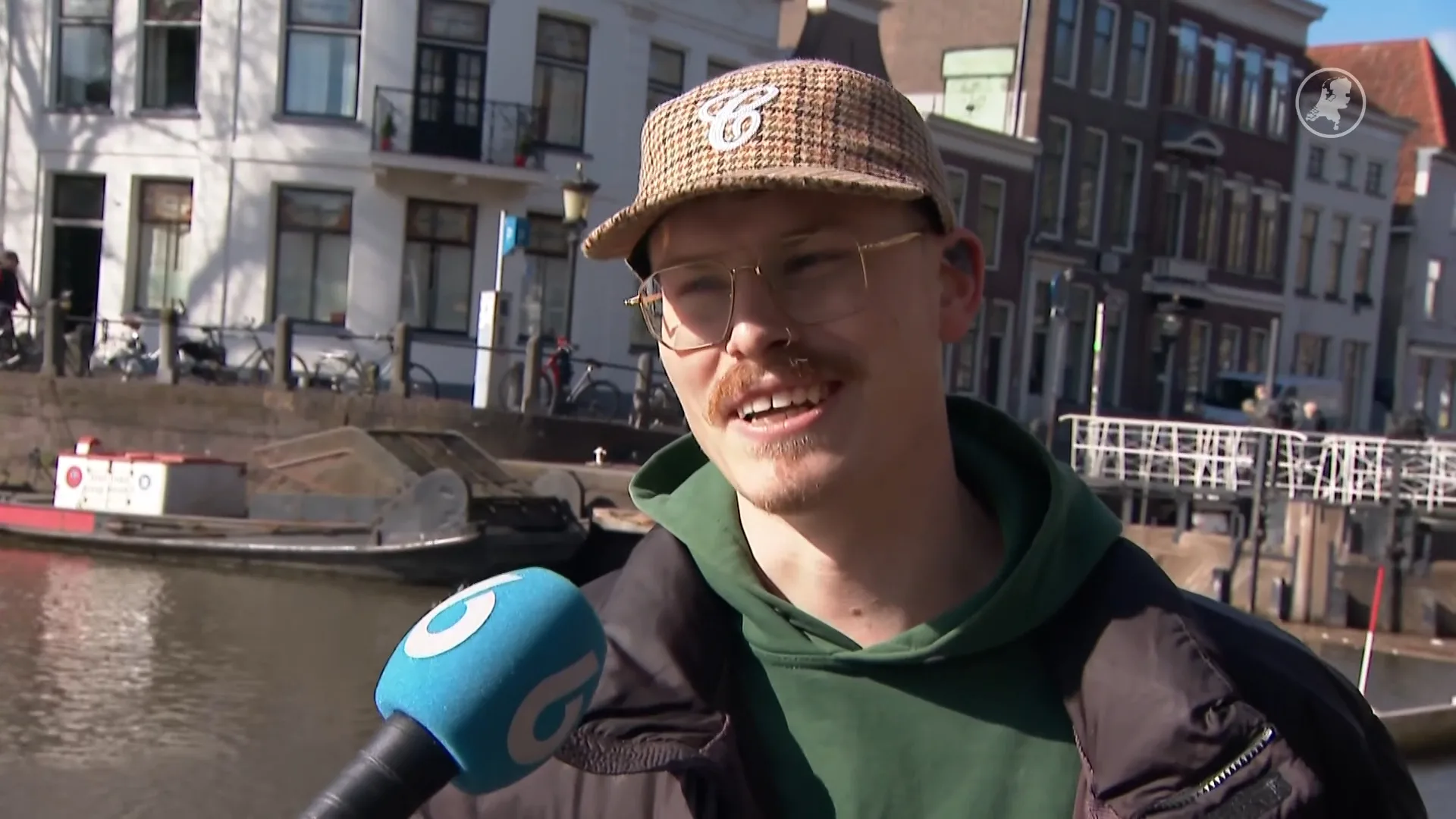 Maarten zette een tattoo van de Utrechtse visdeurbel