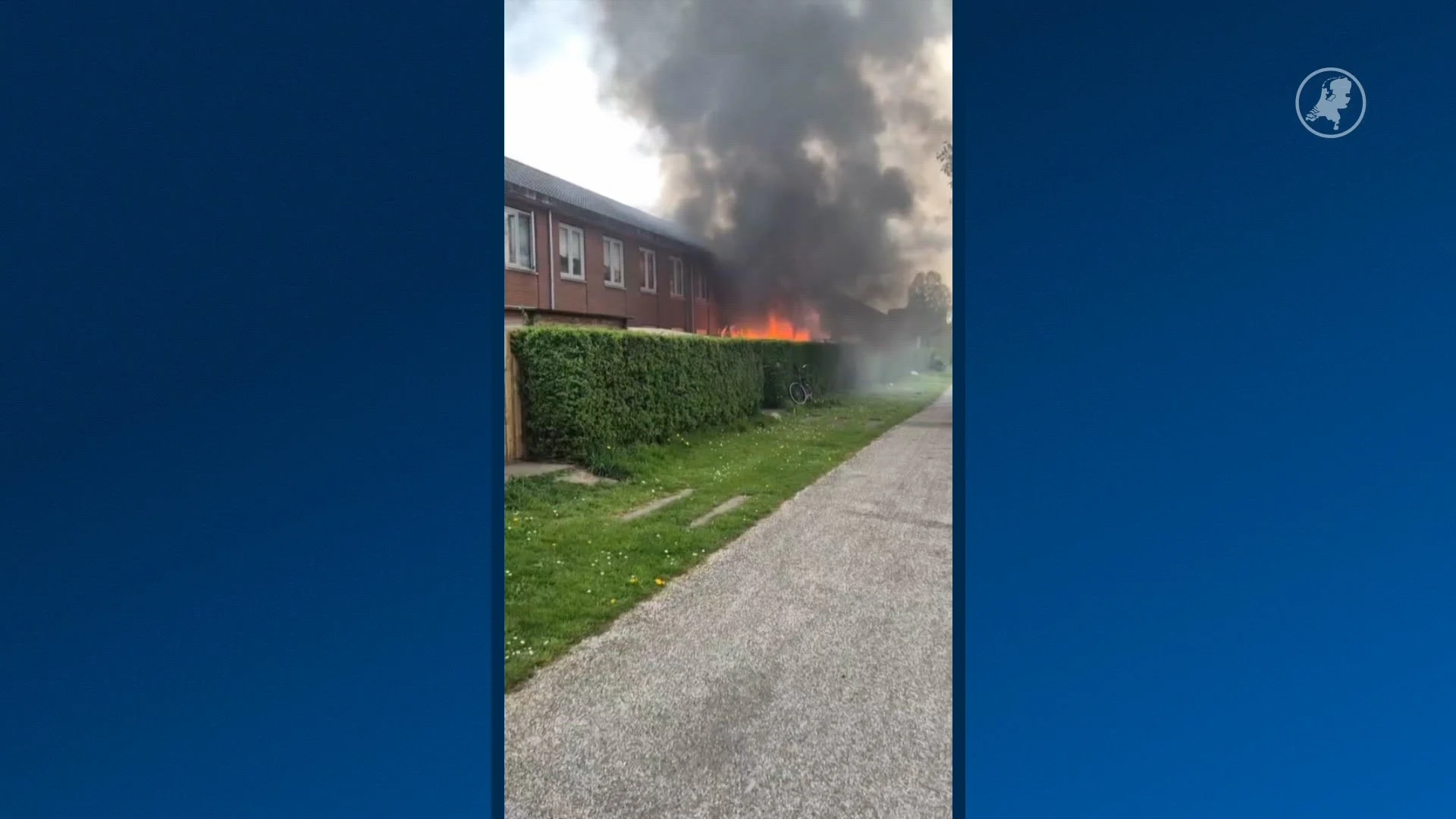 Grote brand bij woning in Nootdorp.