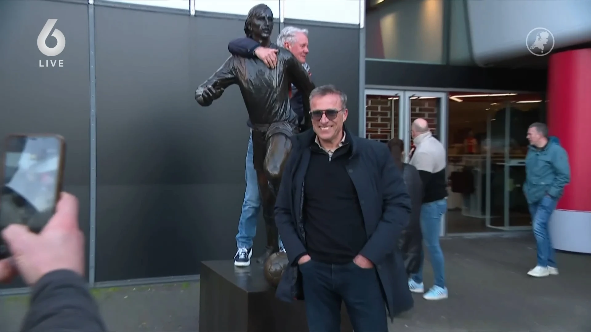 Oud-pupi kijkt in uitverkochte Arena naar première 'Cruijff'