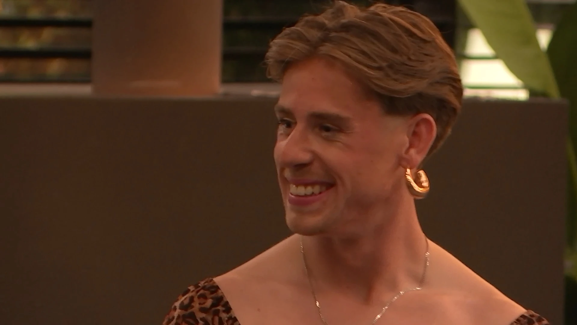 De mannen hebben een verkleedpartij