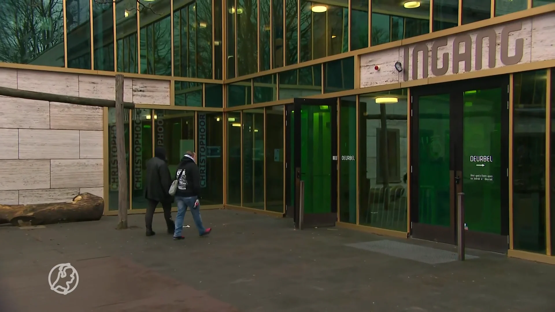 Emoties lopen hoog op bij inloop bijeenkomst Rotterdam