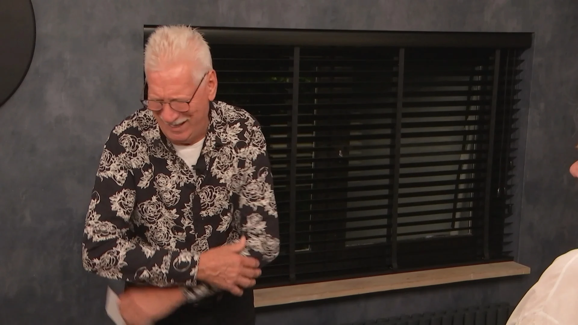 Oeps: Jan stoot zijn hoofd