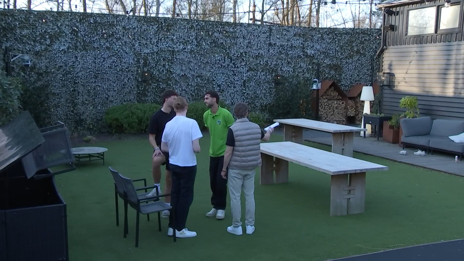 Noah stoort zich aan Ricky