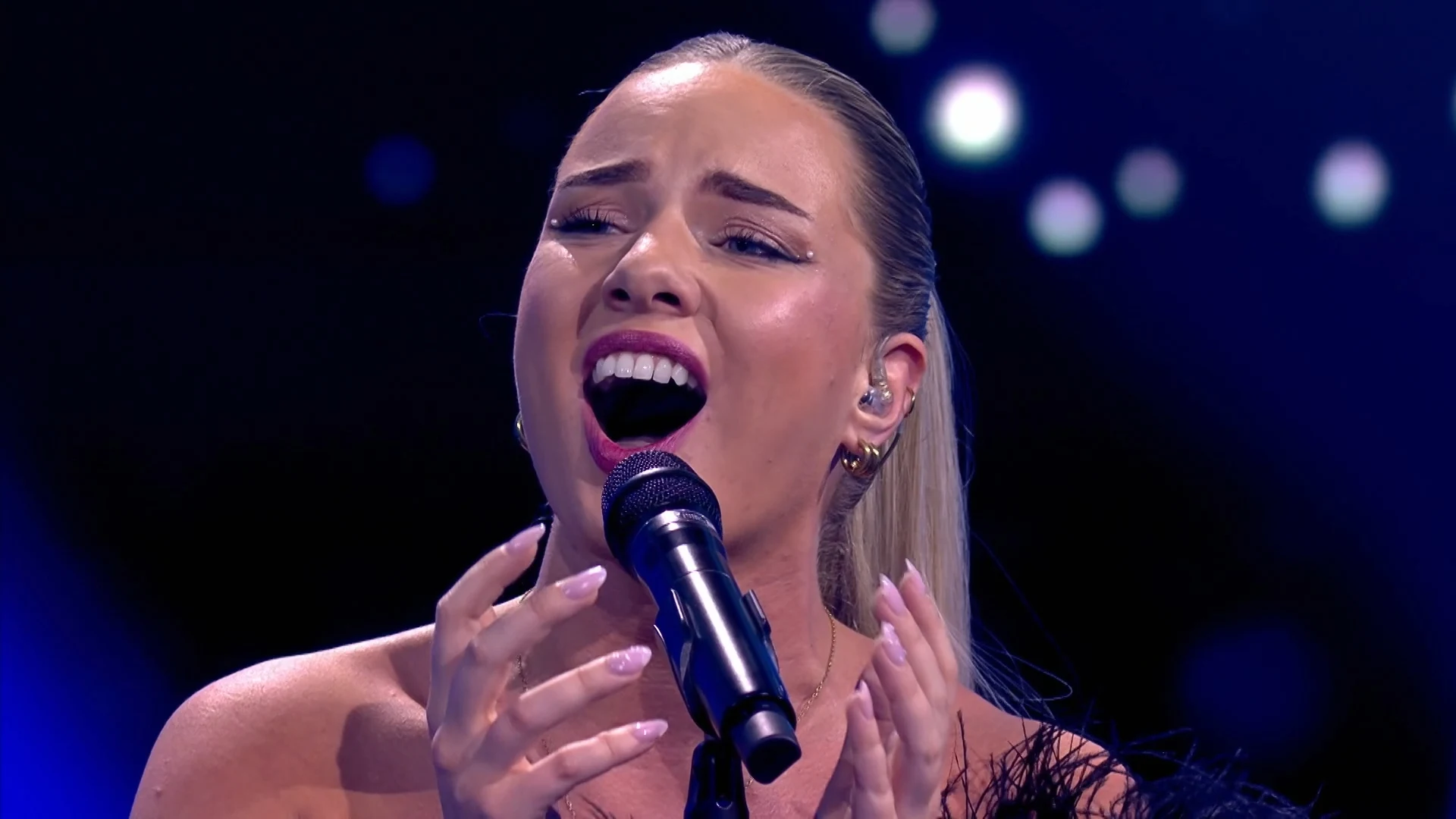 Duel Dany vs Floor in The Winner Takes It All